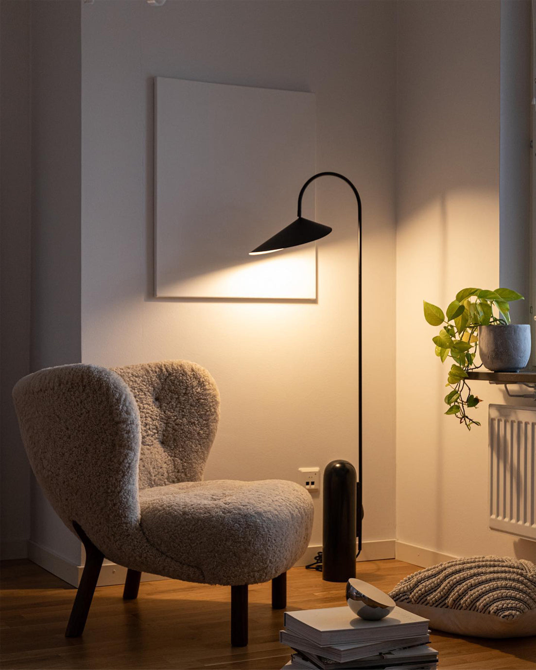 Minimalistische Stehleuchte Luculi