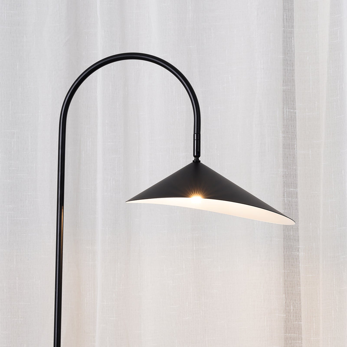 Minimalistische Stehleuchte Luculi