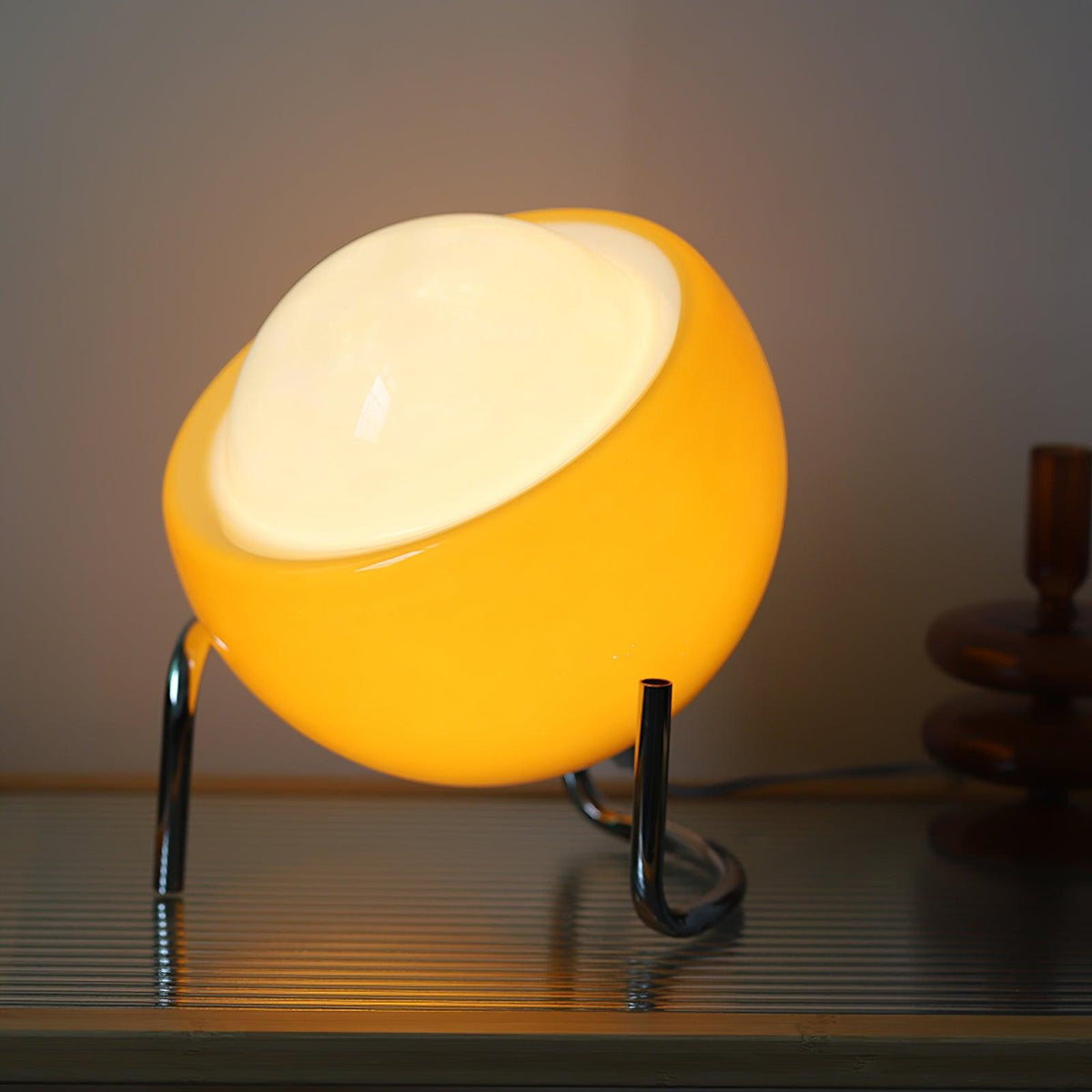 Grafische Tischleuchte Nelrai