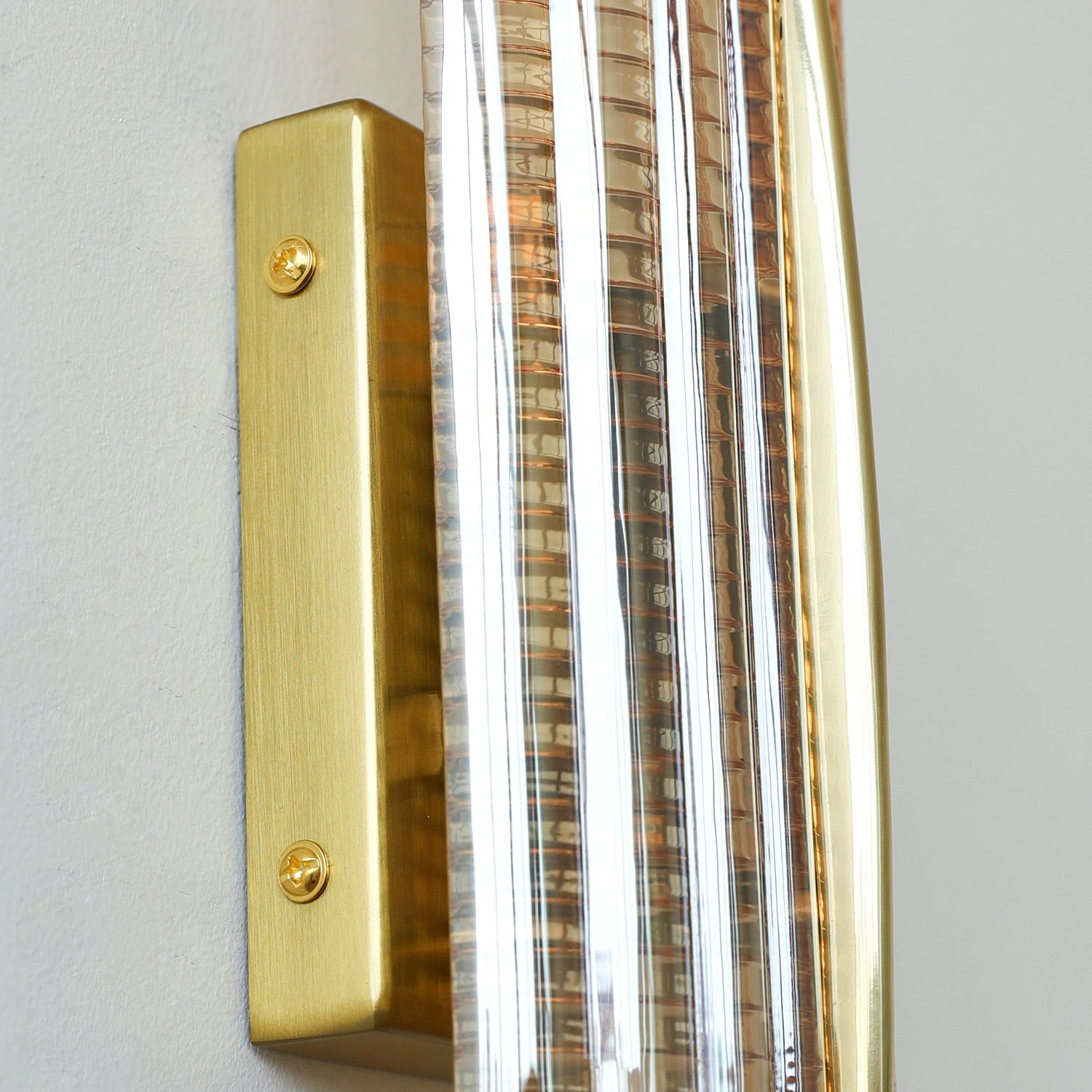 Geriffelte Wandleuchte Anva