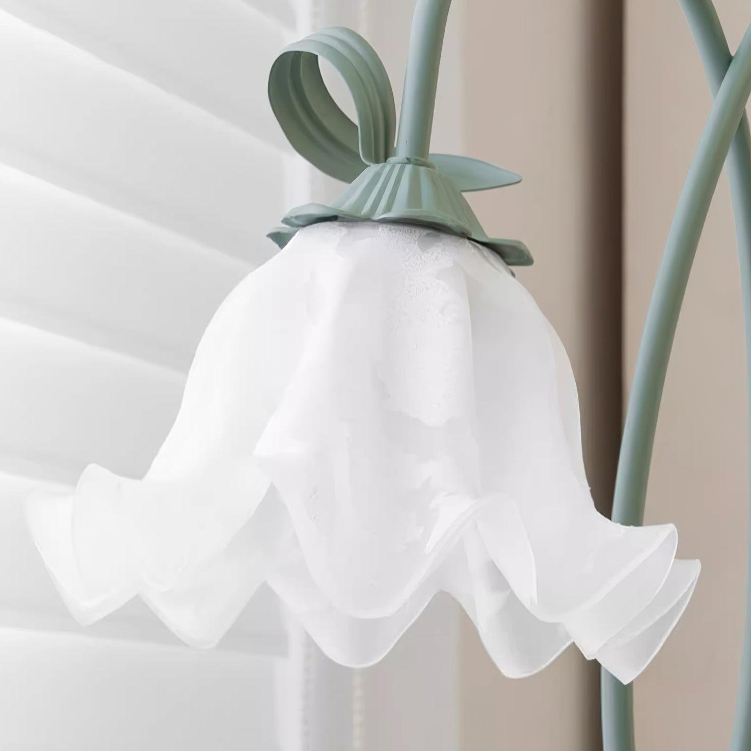 Skulpturale Stehleuchte Velet