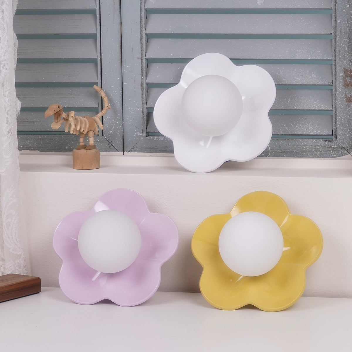 La Fleur Plug In Wall Lamp – detail 2
