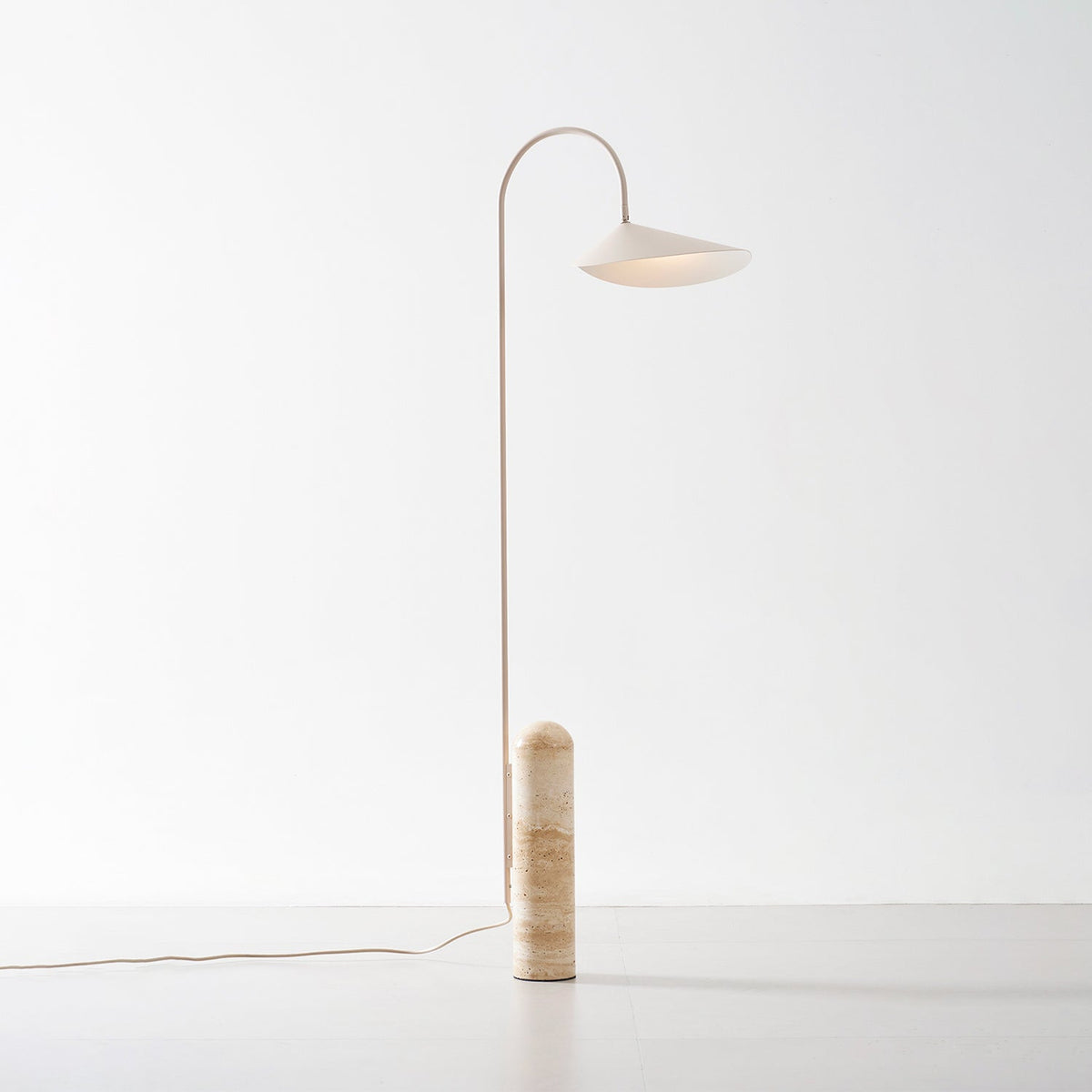 Minimalistische Stehleuchte Luculi