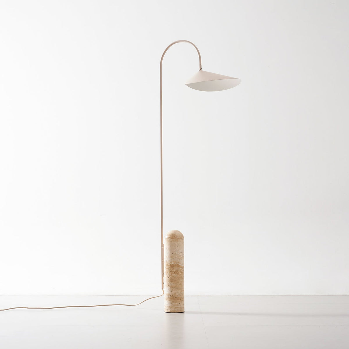 Minimalistische Stehleuchte Luculi