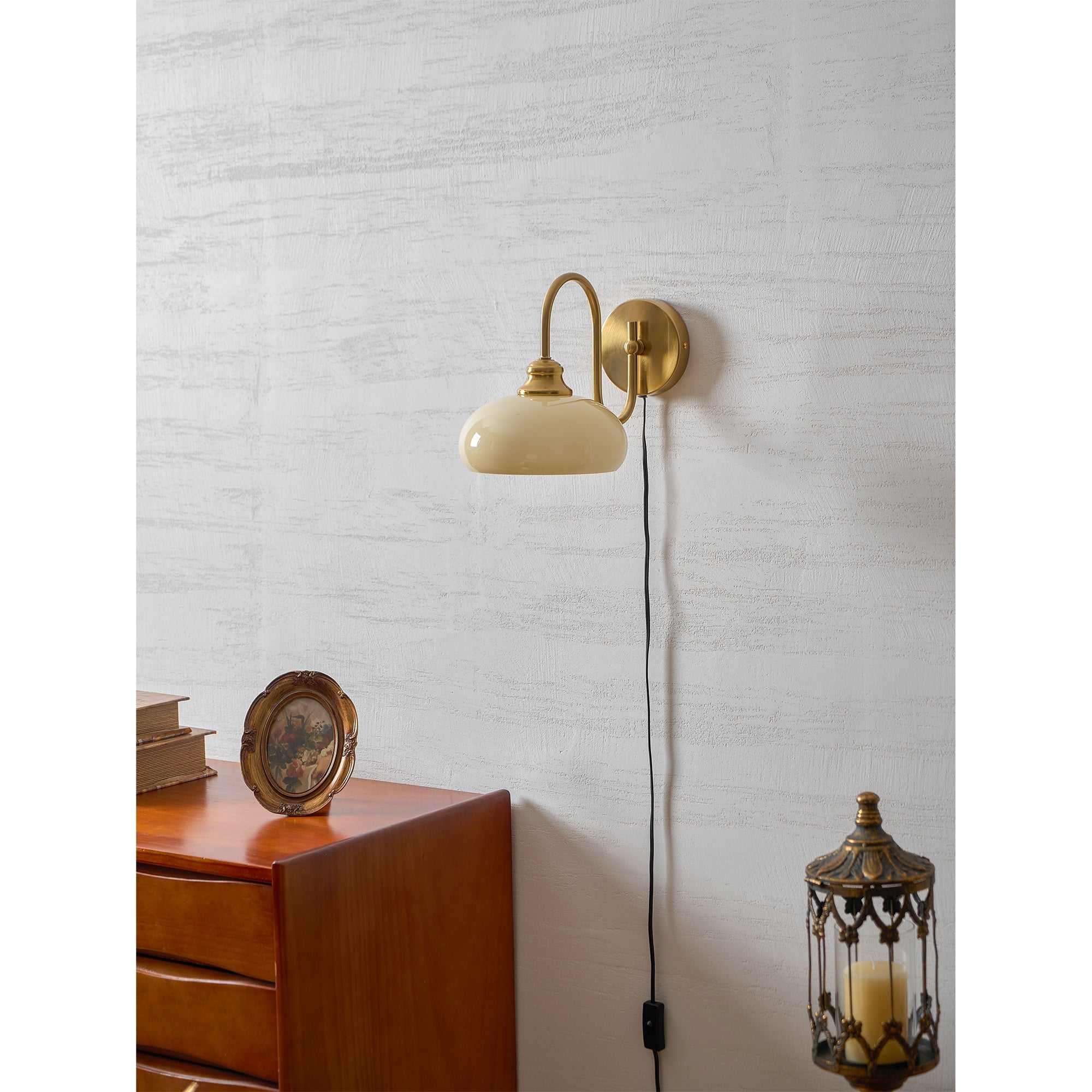 Perrai Wandleuchte mit Stecker