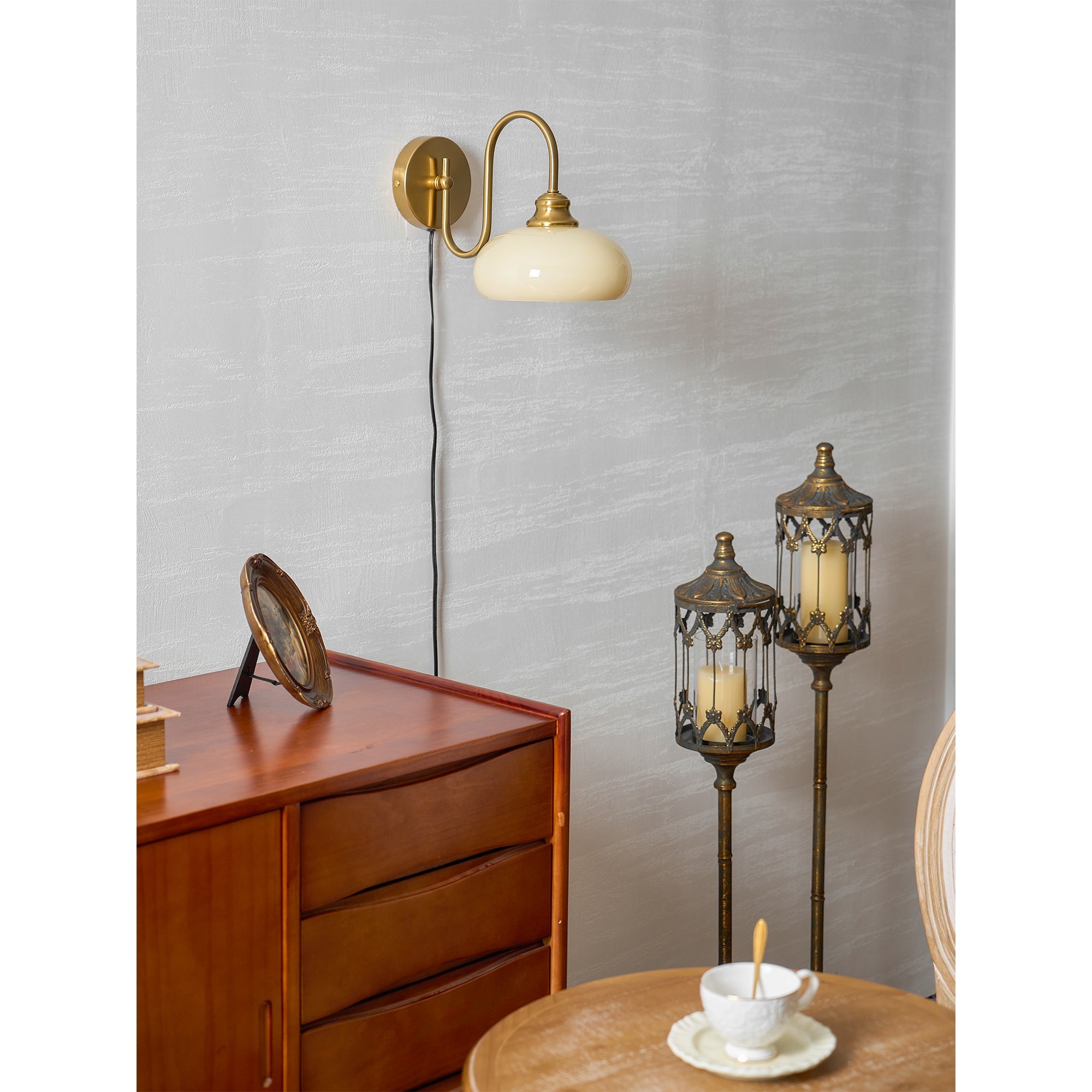 Perrai Wandleuchte mit Stecker