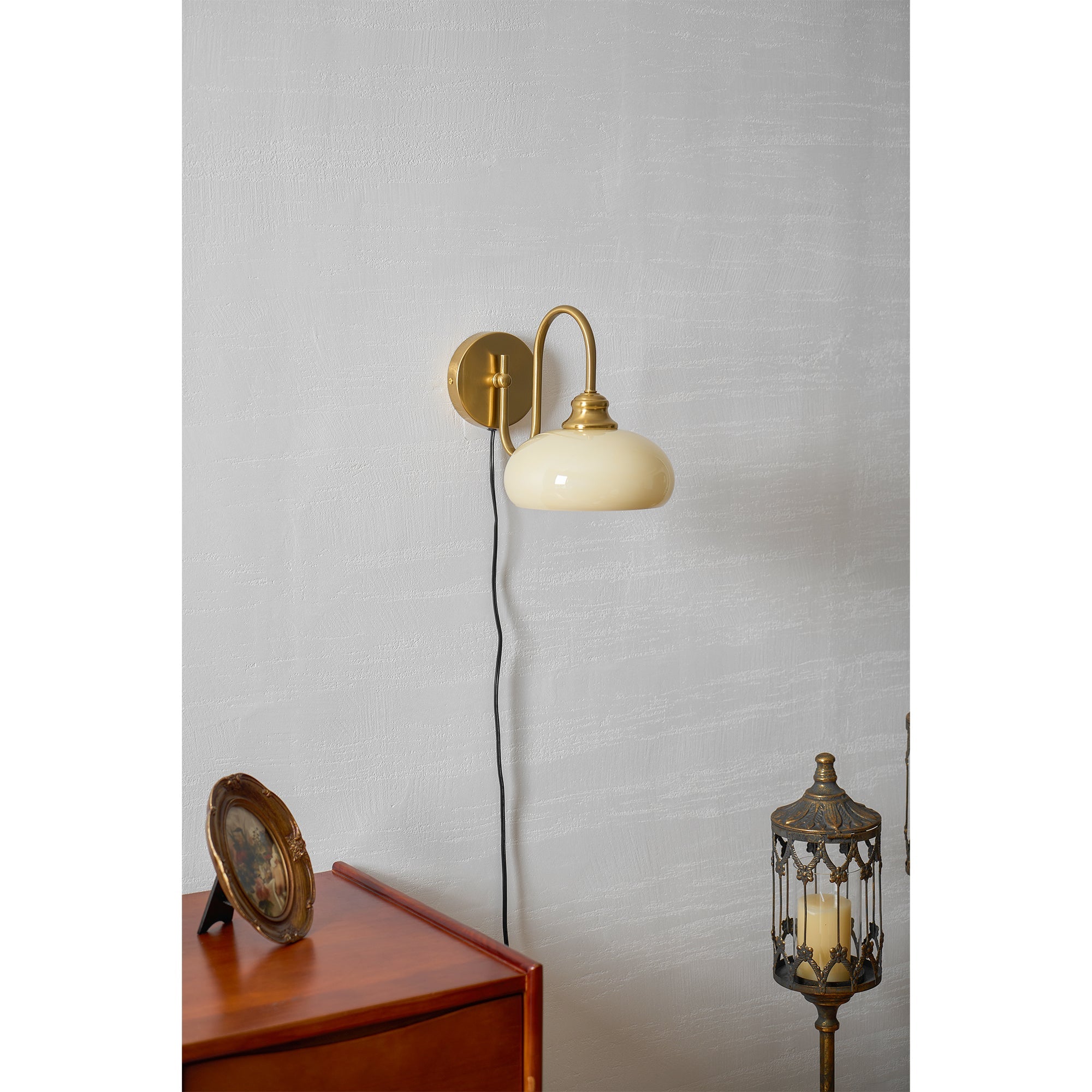 Perrai Wandleuchte mit Stecker