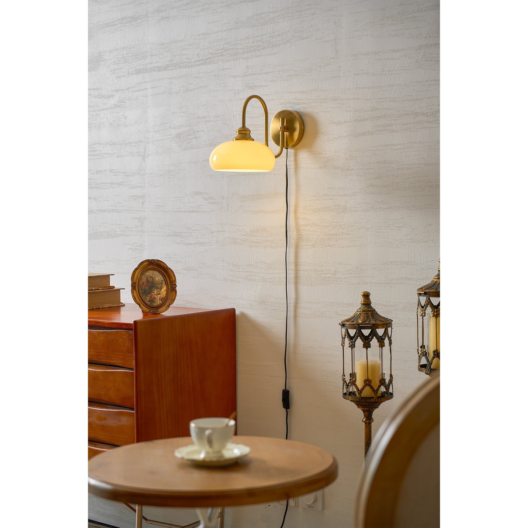 Perrai Wandleuchte mit Stecker