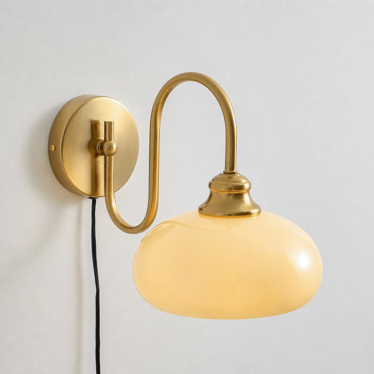 Perrai Wandleuchte mit Stecker
