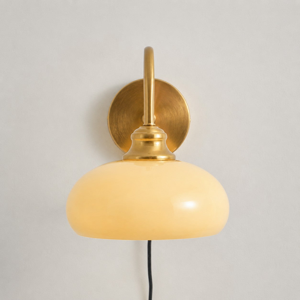 Perrai Wandleuchte mit Stecker