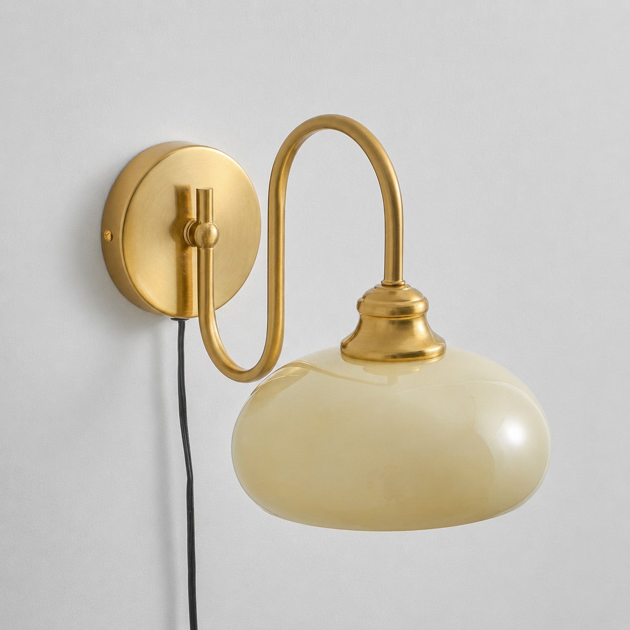 Perrai Wandleuchte mit Stecker