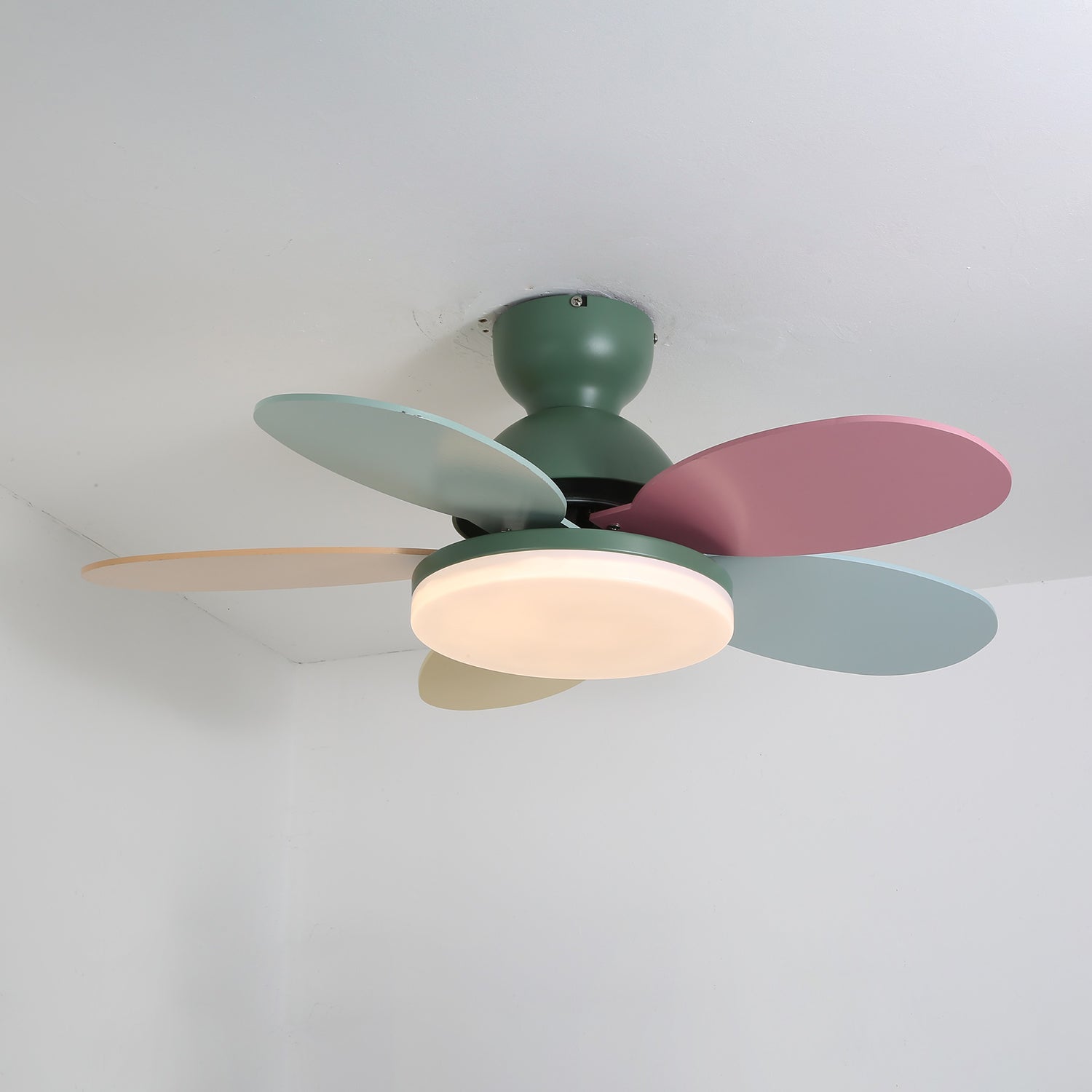 Moderne Deckenventilatorleuchte Lareo