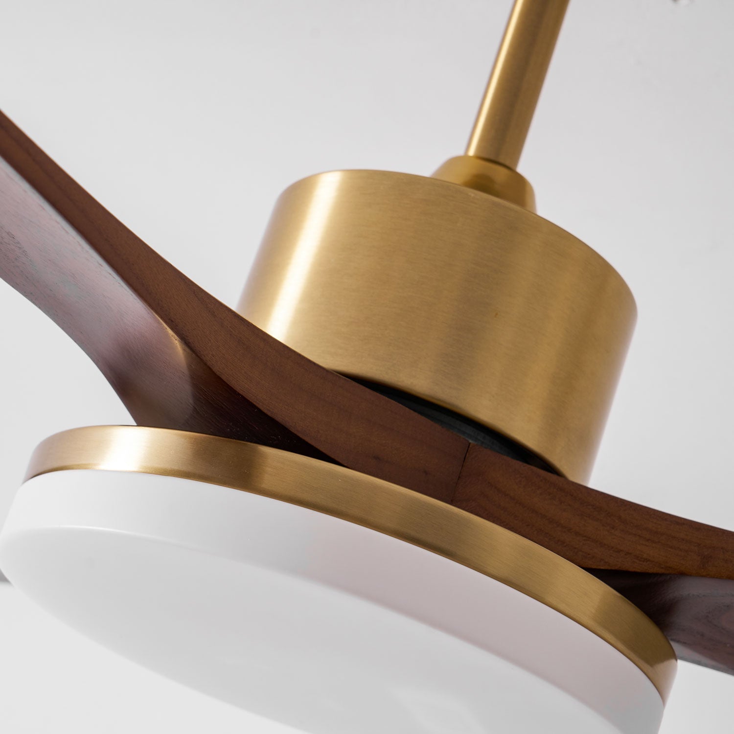 Deckenventilator mit Licht Lariena