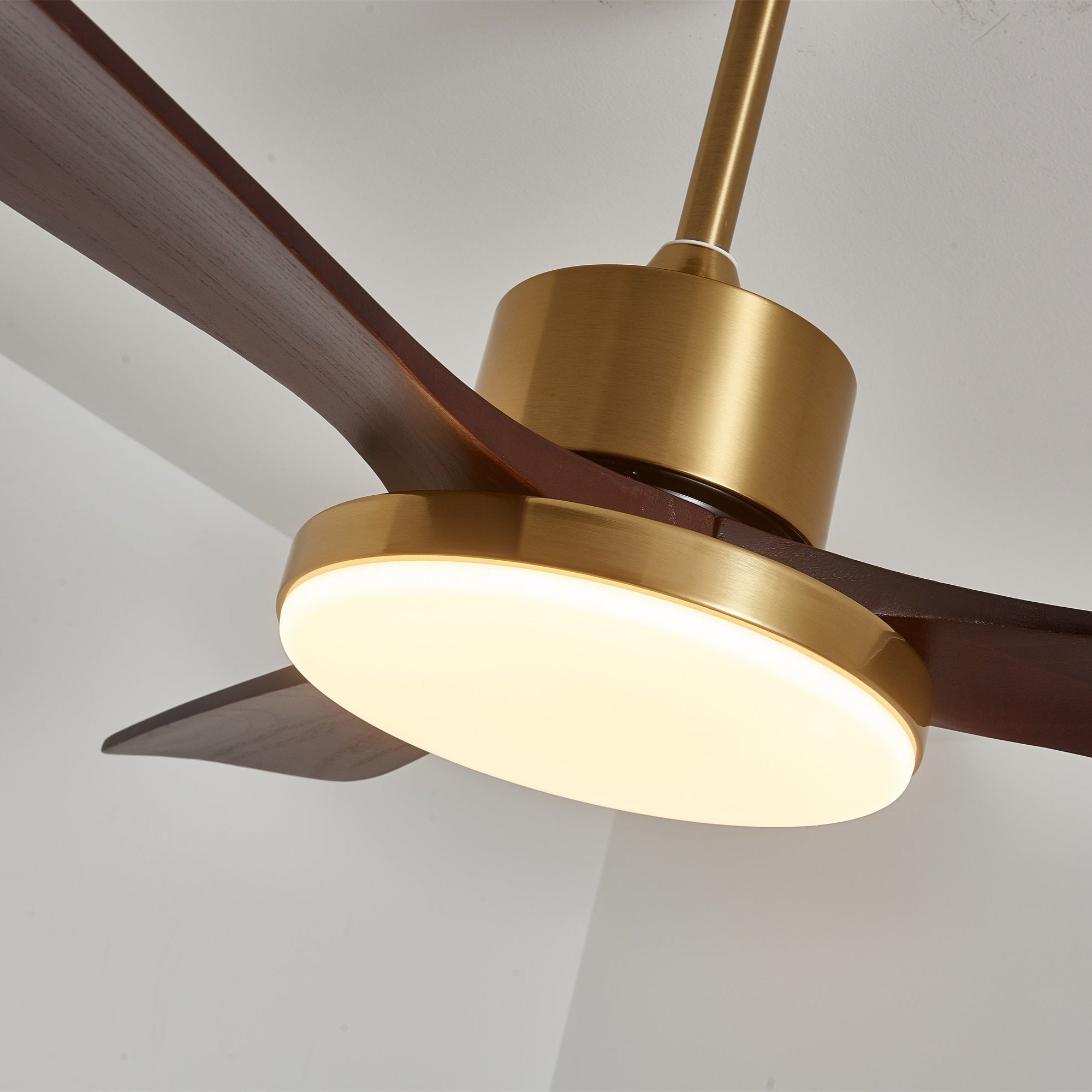 Deckenventilator mit Licht Lariena