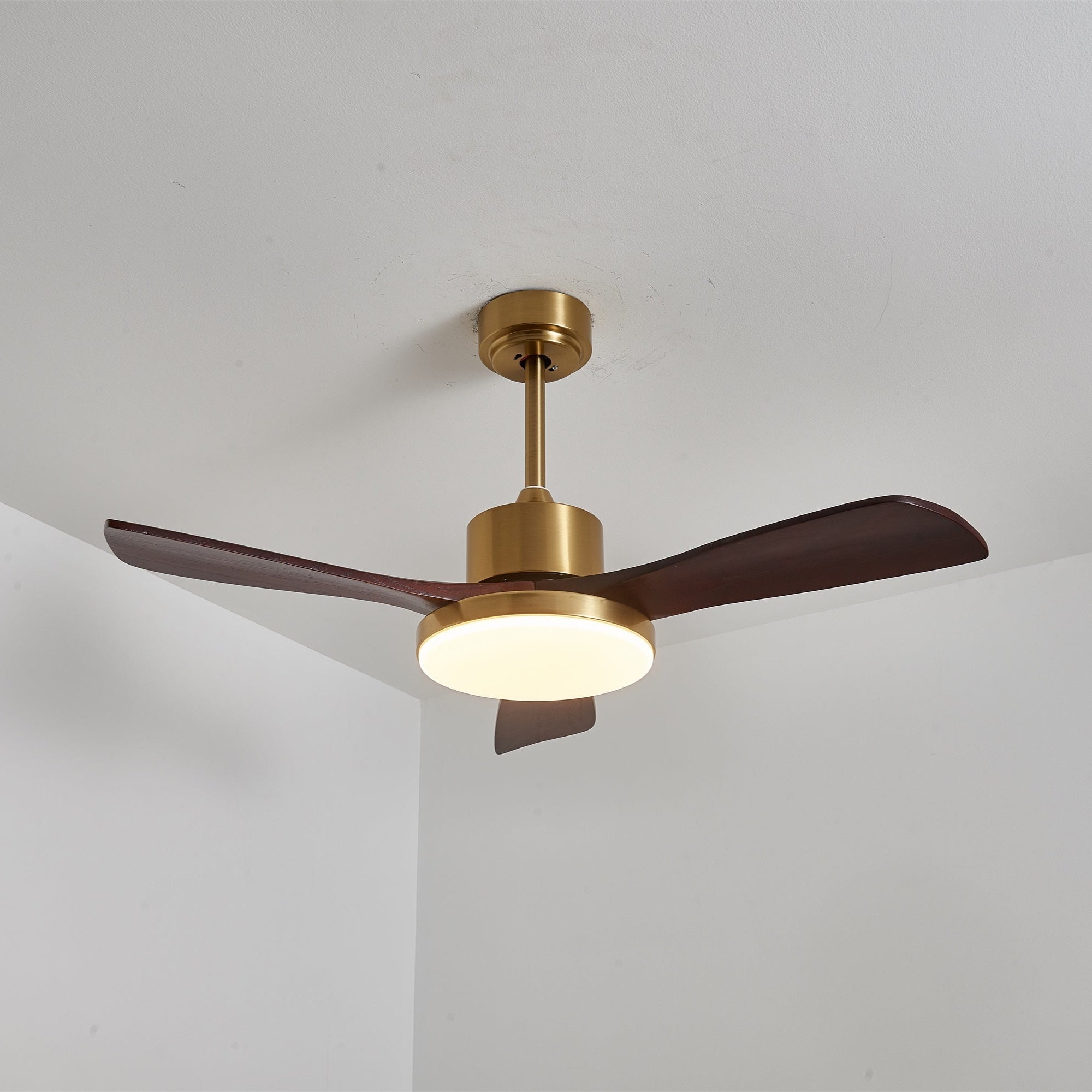 Deckenventilator mit Licht Lariena