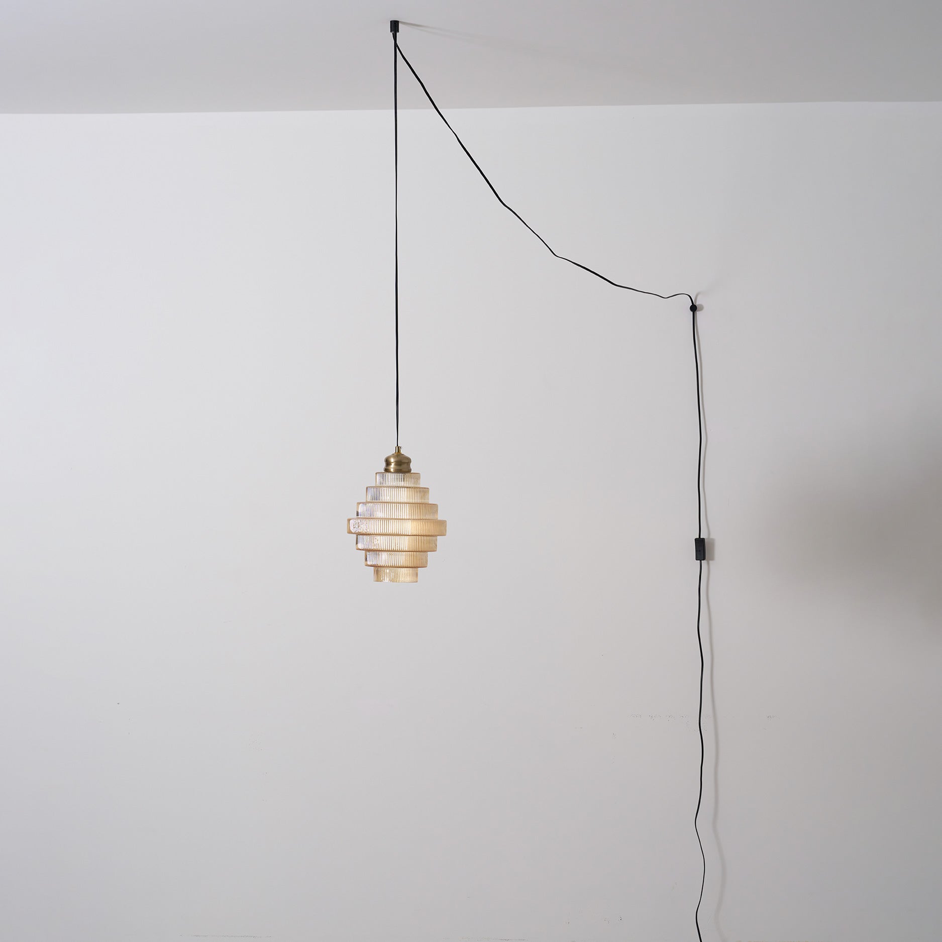 Geriffelte Pendelleuchte Oror