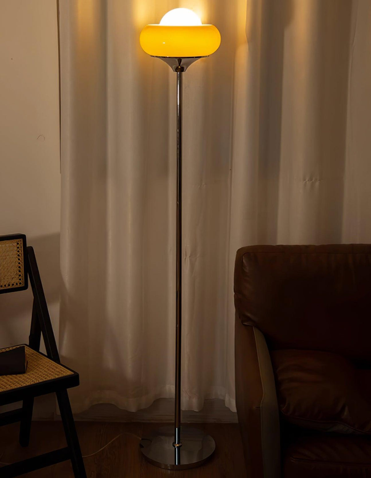 Kugelförmige Stehleuchte Tallano