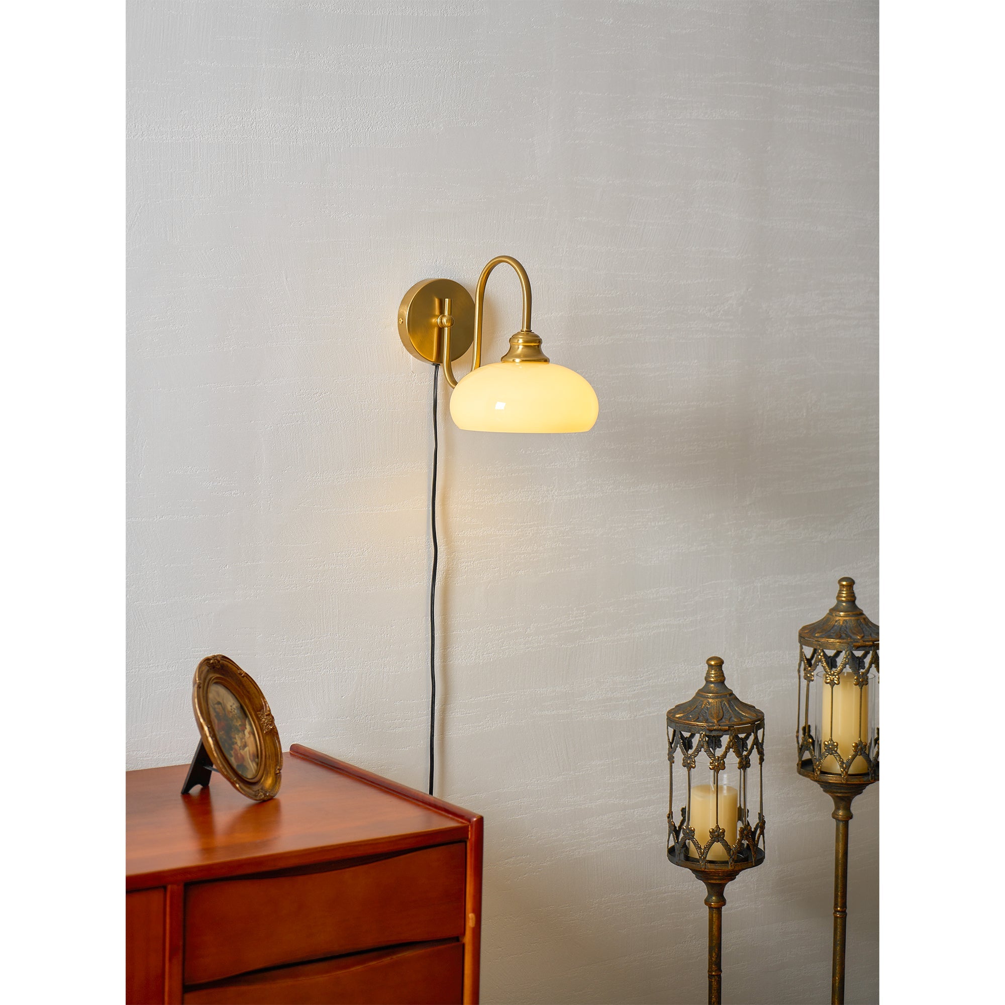 Perrai Wandleuchte mit Stecker