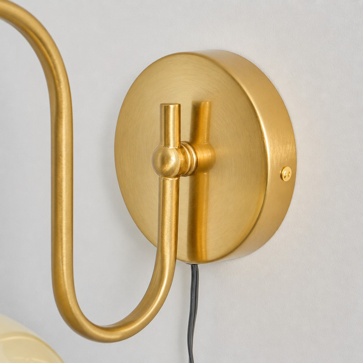 Perrai Wandleuchte mit Stecker