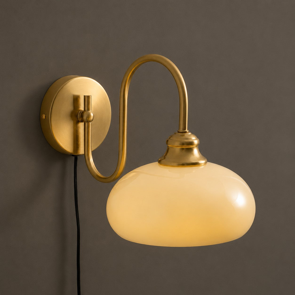 Perrai Wandleuchte mit Stecker