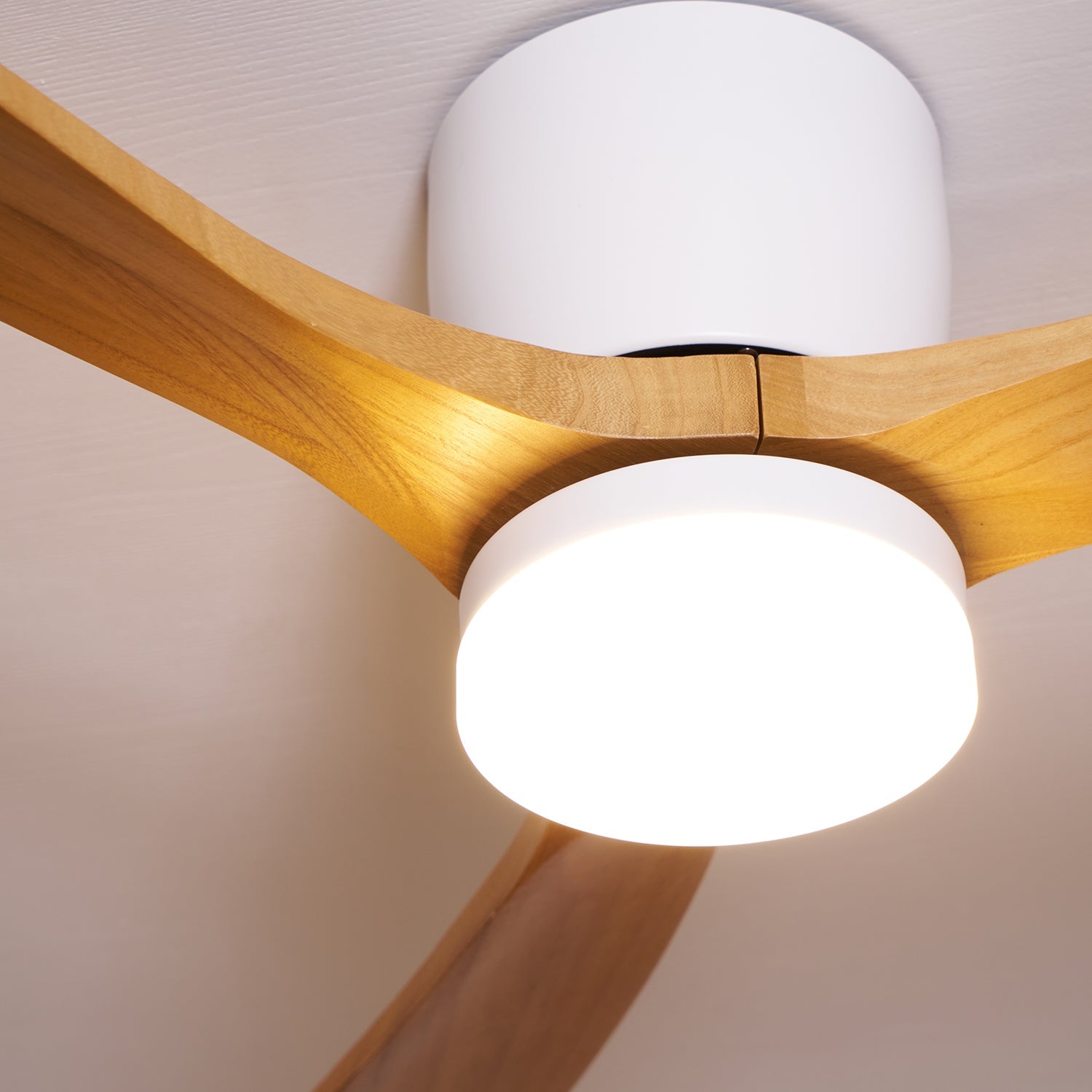Moderner Deckenventilator Viovin