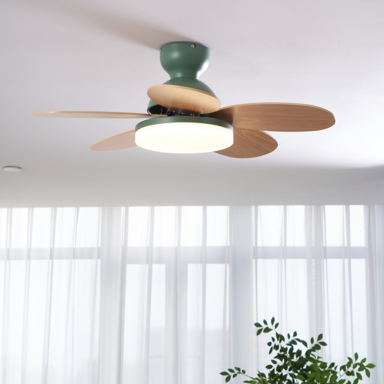 Moderne Deckenventilatorleuchte Lareo