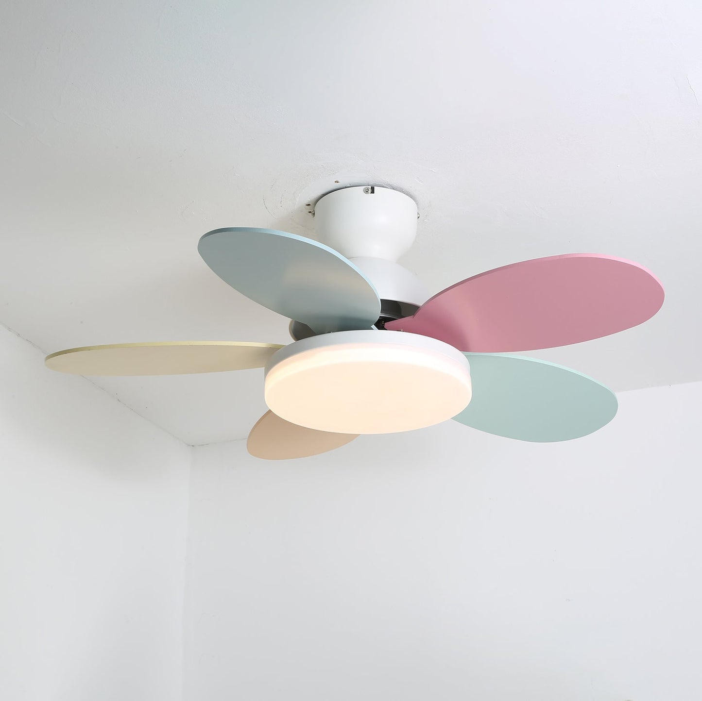 Moderne Deckenventilatorleuchte Lareo