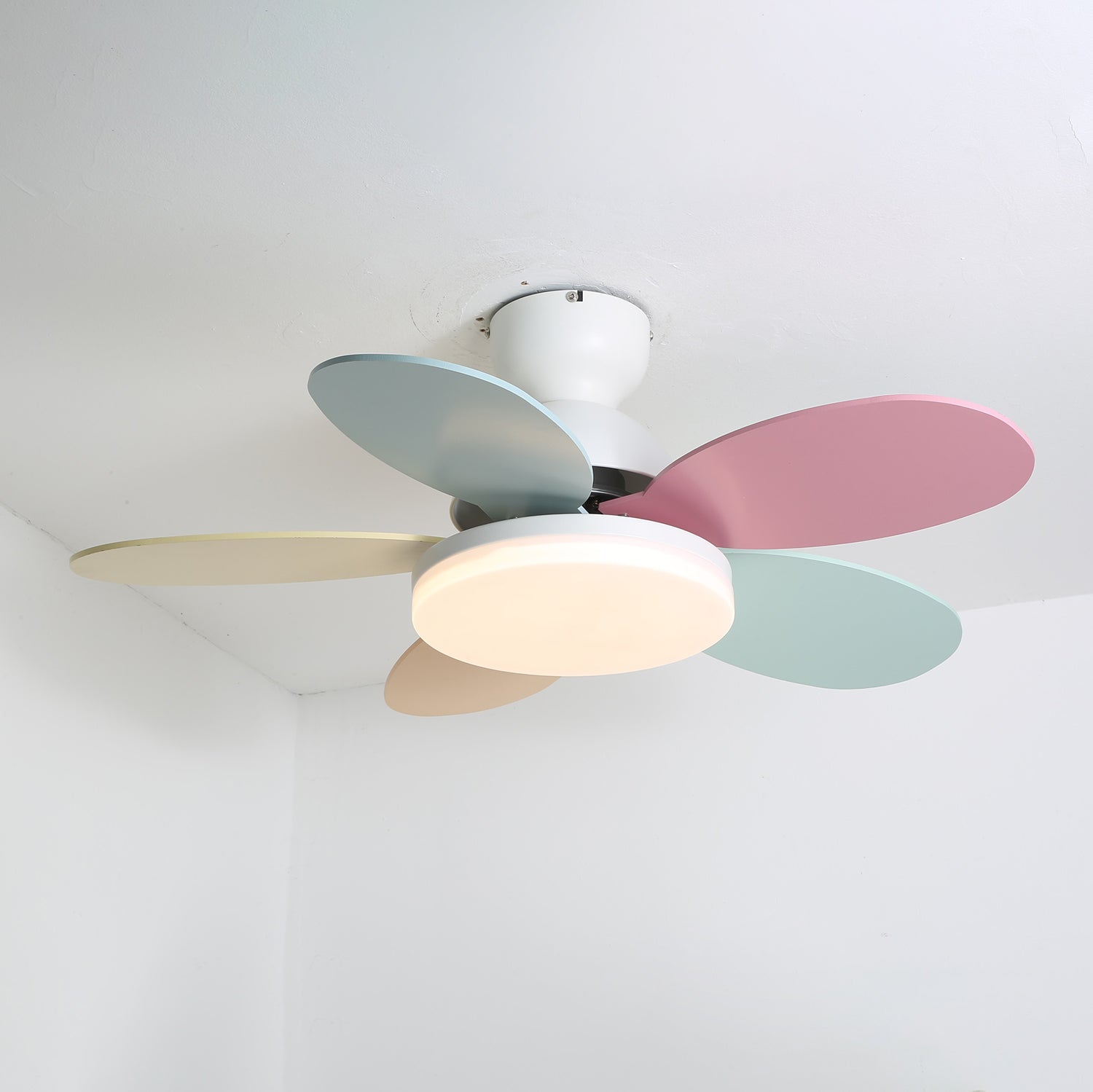 Moderne Deckenventilatorleuchte Lareo