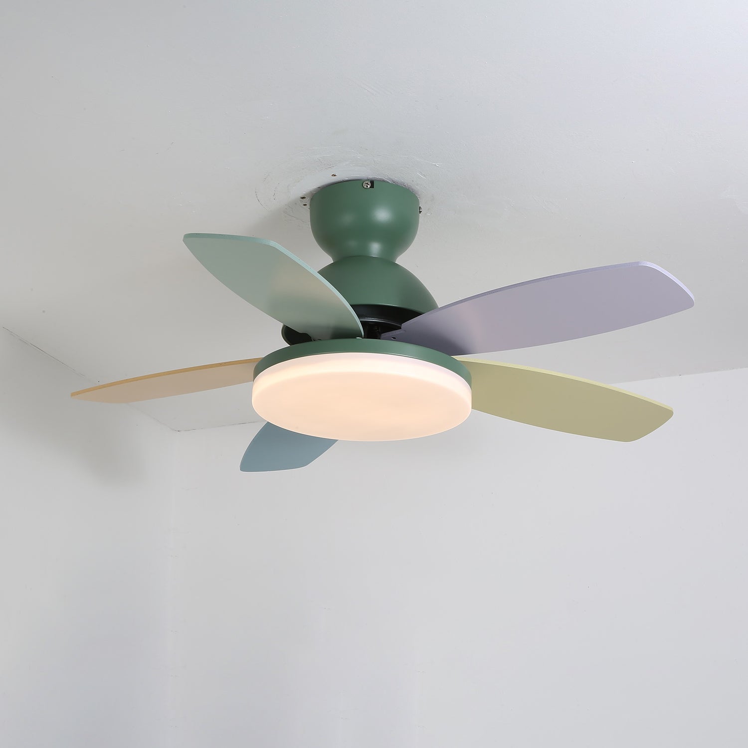 Moderne Deckenventilatorleuchte Lareo