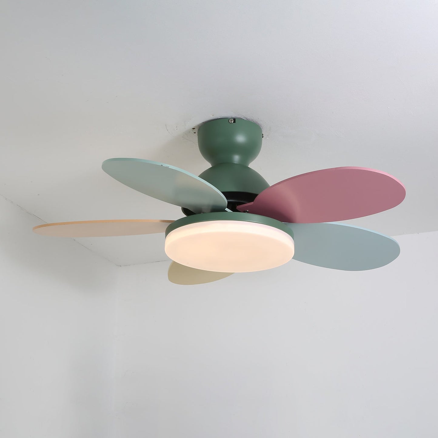 Moderne Deckenventilatorleuchte Lareo